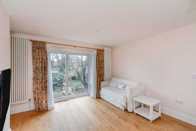 34, Malmesbury Close, Pinner photo 4