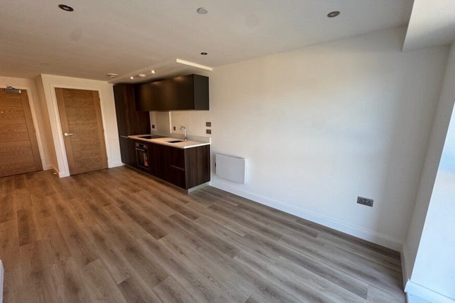 28, Leeds photo 3