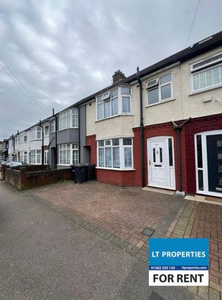 Terraced house to rent in Connaught Road, Luton