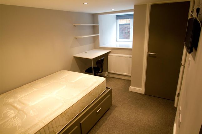 17, Royal Park Avenue, Leeds photo 5