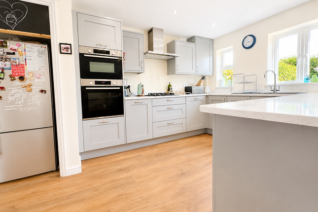 5, Prowse Close, Bristol photo 4