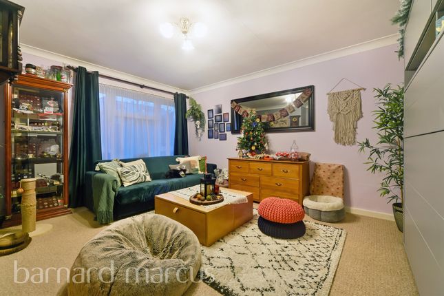 Flat for sale in Lovelace Road, Surbiton