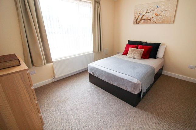 Room to rent in Burntwood Drive, Pontefract