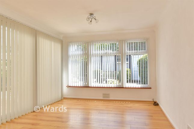 47, Victoria Road, Chatham photo 4