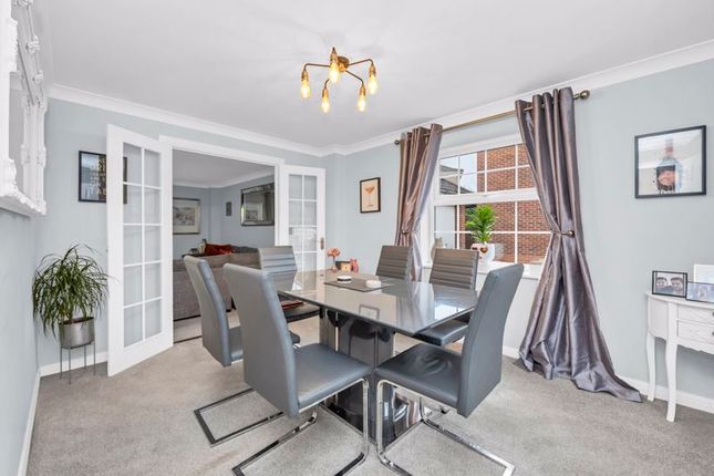 8, Kingfisher Road, Bury St. Edmunds photo 4