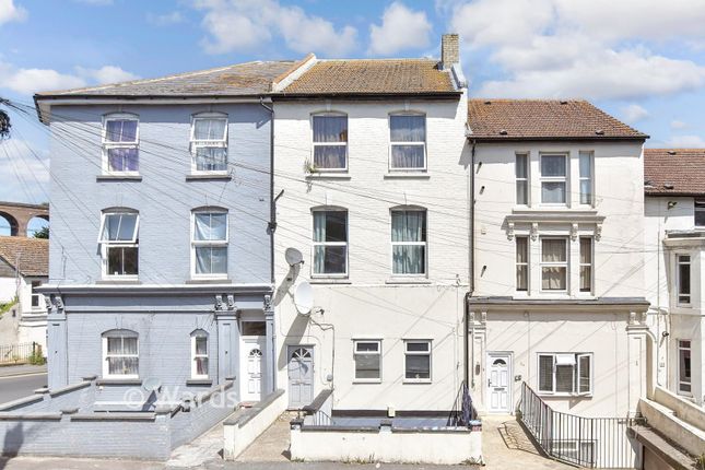 3-bed flat on 26, Foord Road South, Folkestone, £180,000