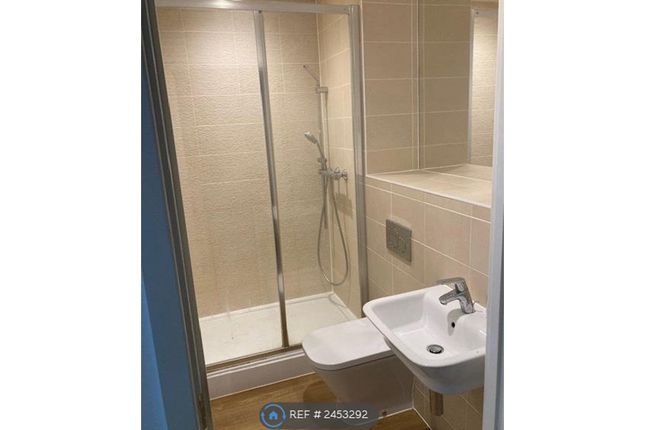 Ensuite Bedroom 1