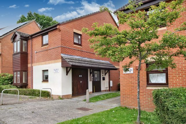 Property to rent in Hillside Close, Alton, Hampshire