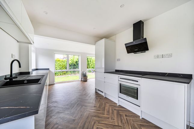 3 The Warren, Chesham photo 3