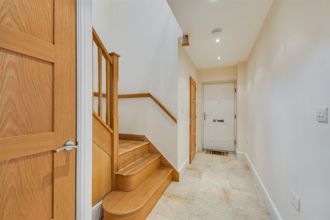 Hallway_2.Jpeg