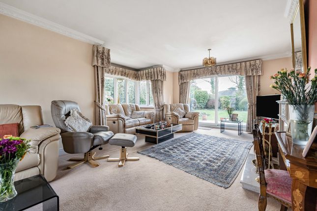 2, Anners Close, Surrey photo 2