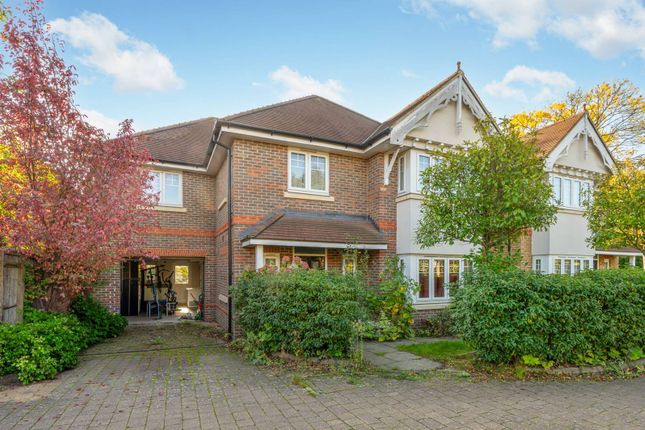 Daisy Close, Kingsbury photo 2