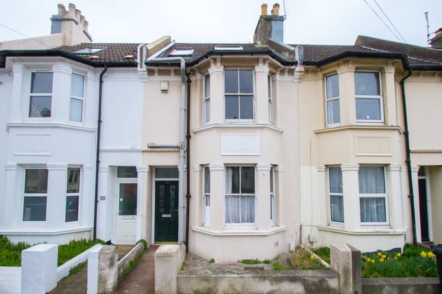 Terraced house to rent in Roedale Road, Brighton