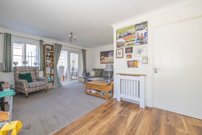 28, Vespasian Way, Kent photo 3