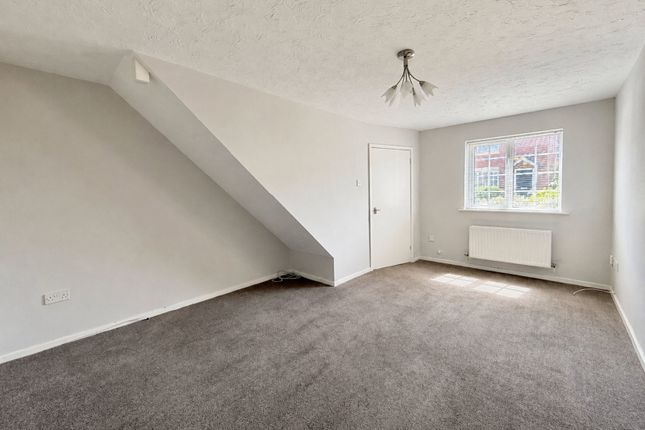 21, Kippell Hill, Olney photo 3