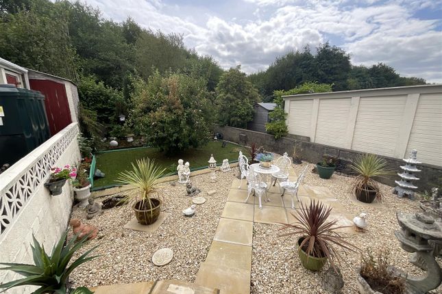 68, Grovehill Park, Llanelli photo 4