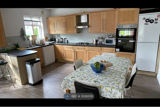 Flat, Wilmslow Road, Manchester photo 5