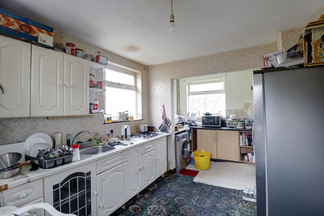 10, Leavesley Road, Blackpool photo 3