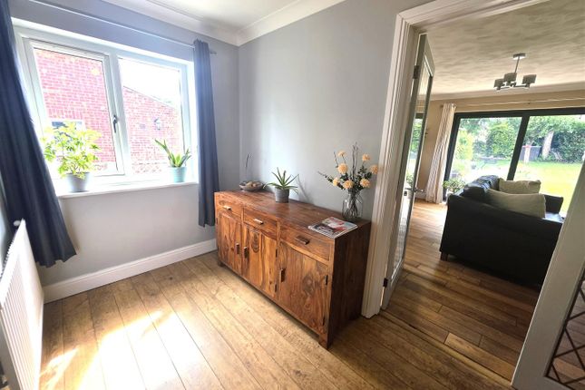 27, Glenholme Road, Pudsey photo 3