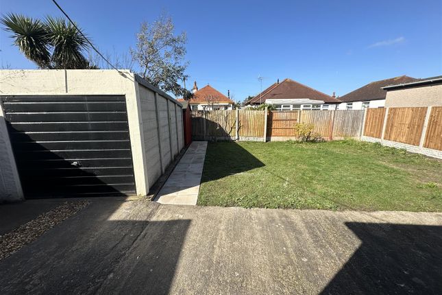 Detached bungalow to rent in Oakwood Road, Rhyl