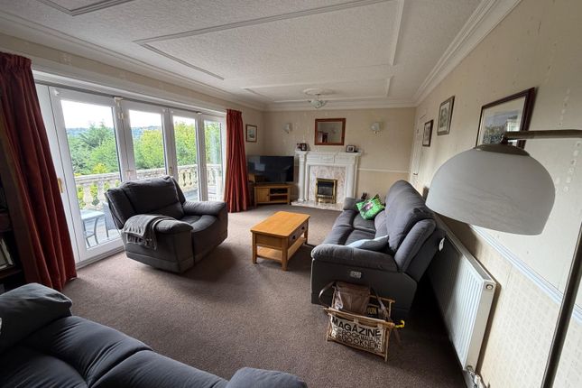 21, Scott Lane, Keighley photo 4