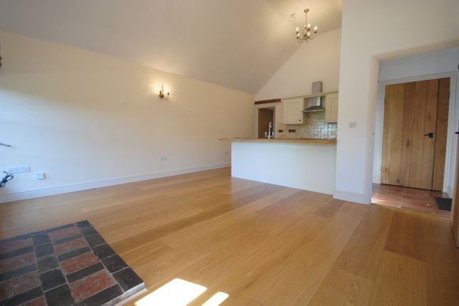 Barn conversion to rent in Outwoods, Newport