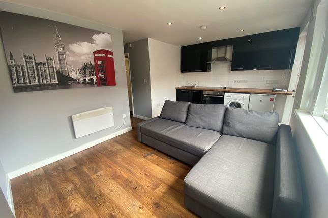 First floor flat, 55, Woodsley Road, LEEDS photo 4