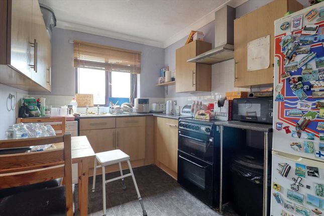 8, Empire Court, Clacton on Sea photo 3