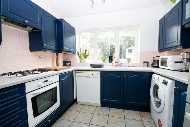 12, Braeford Close, Norwich photo 3