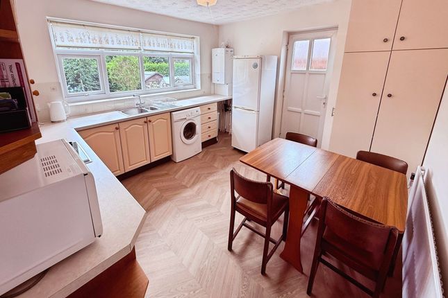 20 Victoria Way, Stockport photo 3