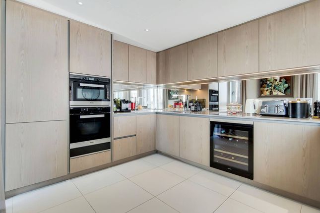 Flat for sale in New Drum Street, Aldgate, London