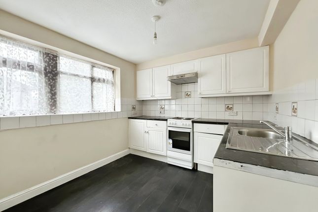 Thumbnail Flat for sale in St. Andrew's Road, London