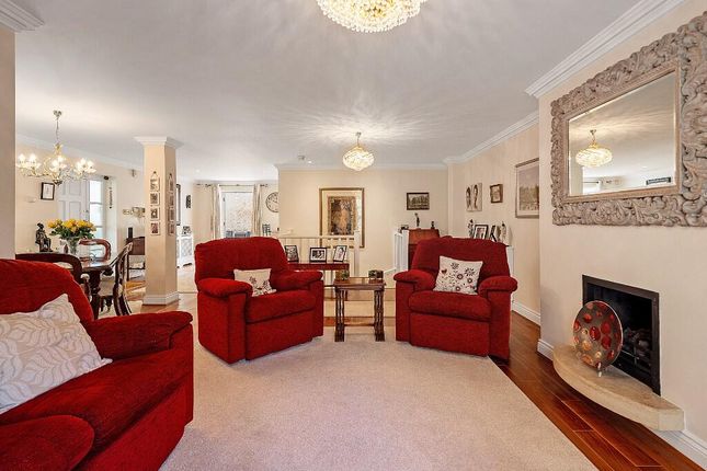 16 Nashdom Lane, Slough photo 3