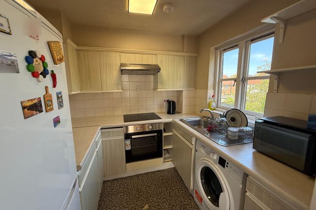 100, Conifer Way, Wembley photo 4