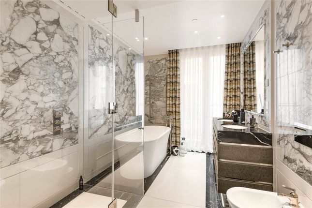 Flat 9, 9, Whistler Square, London photo 4