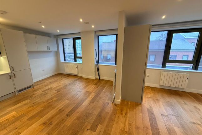 Flat 51, 21 Archer Court, London photo 4