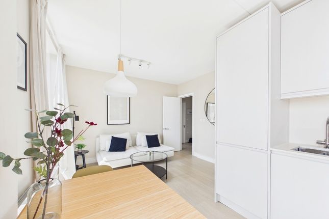 74, Manhattan Lofts, Crowthorne photo 4