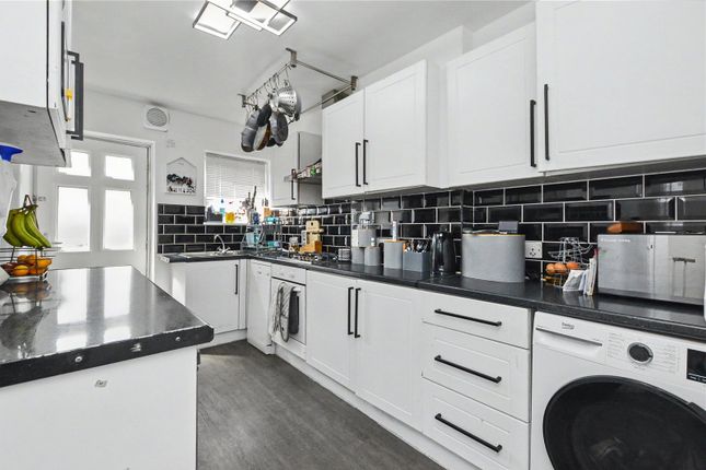13, Northfield Avenue, Leeds photo 3
