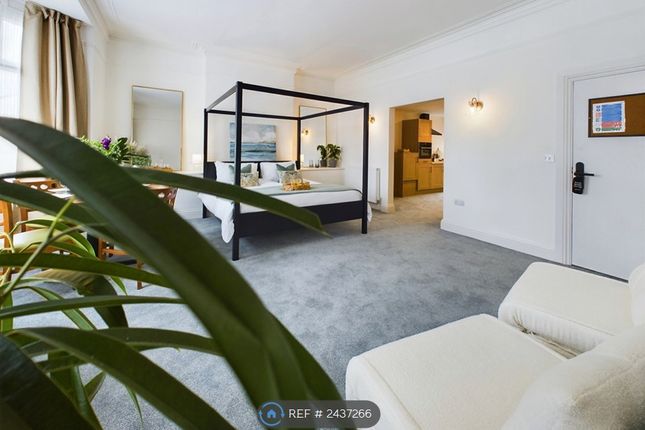 1 Super King Bed, 2 Sofa Beds, And 1 Double Bed