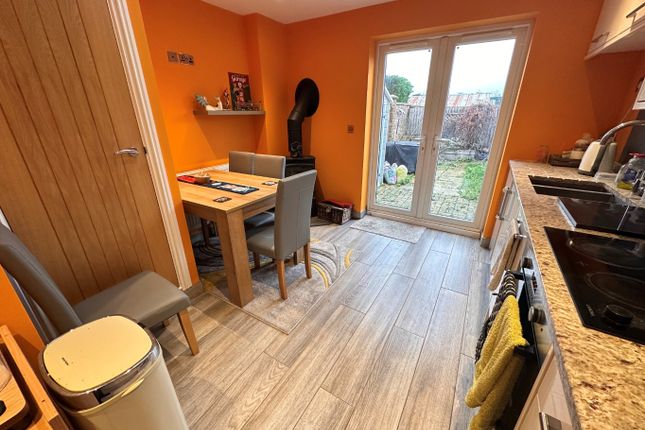 Eden Cottage, Chaul End Road, Luton photo 3