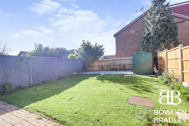 3 Green Close, Epping photo 4