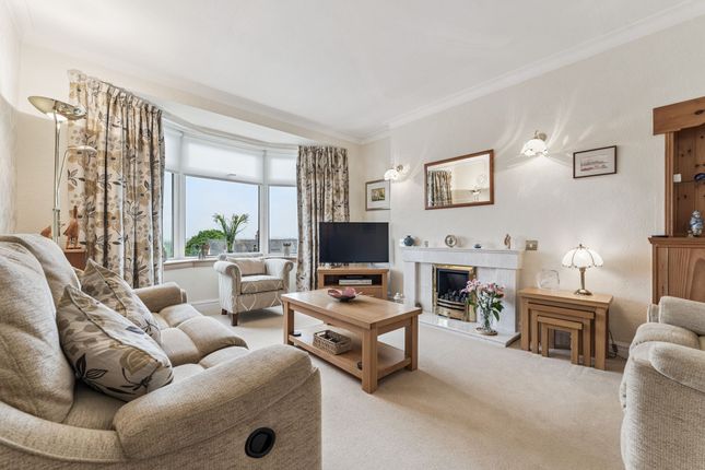 86 Manchester Drive, Glasgow photo 2