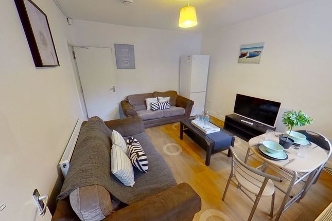 4-bed house on Balfour Road, Nottinghamshire, £2,687/mo