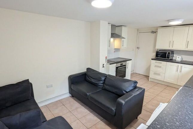 77 Aughton Street, Ormskirk photo 3