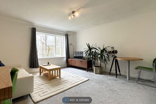 Thumbnail Flat to rent in Admirals Court, London