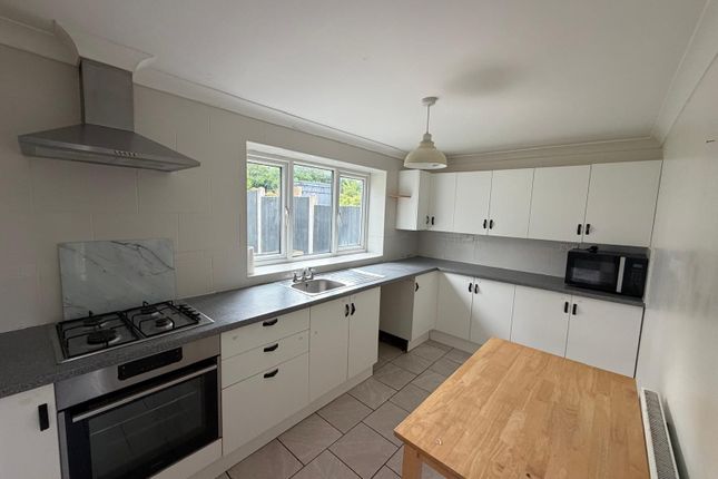 72, Crewe Road, Castleford photo 2