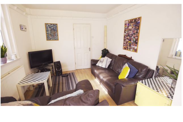 7, Southampton photo 2