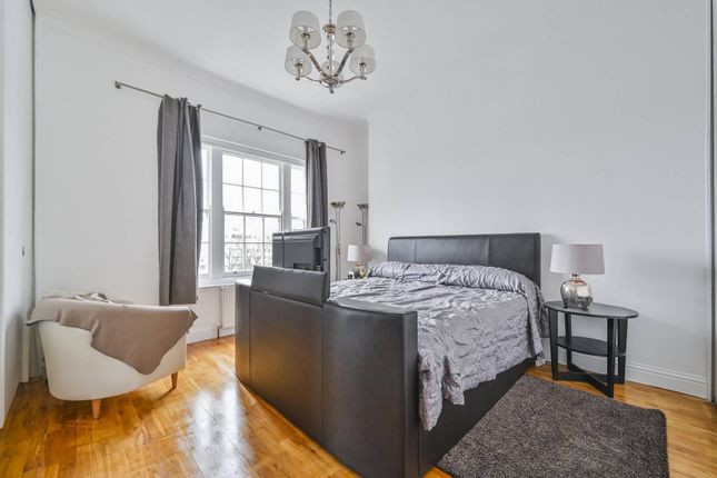 Flat to rent in Hyde Park Gardens, Hyde Park Estate, London