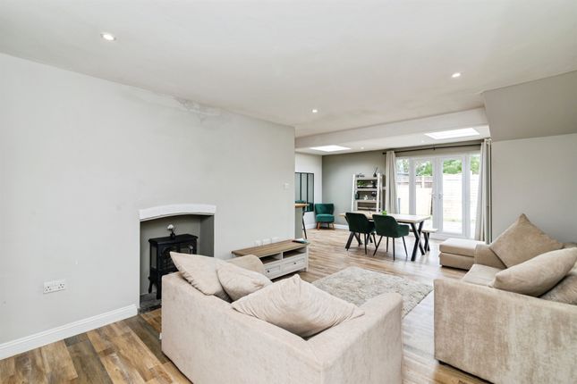 46, Oulton Street, Lowestoft photo 3