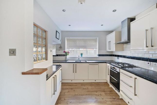 Thumbnail Property to rent in Terlings Avenue, Harlow
